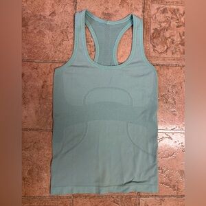 Lululemon Swiftly Tech tank